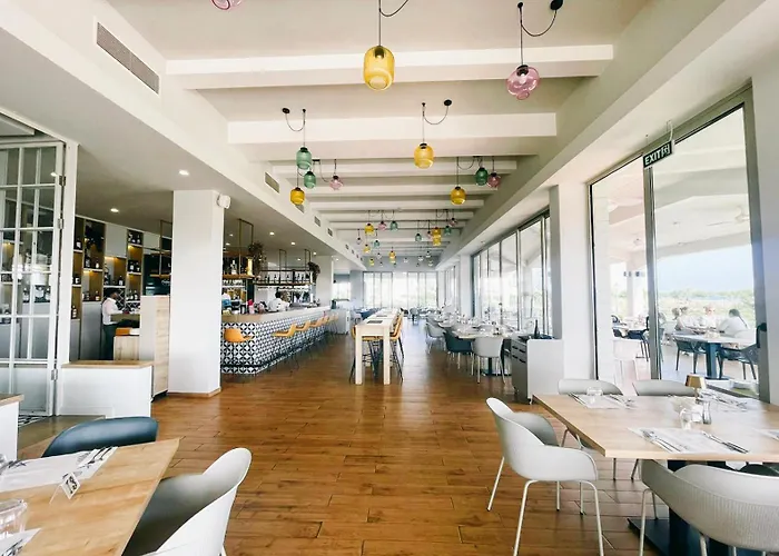 アパート Thalassa 2 Bedroom Penthouse With A Hot Tub Vokolidha