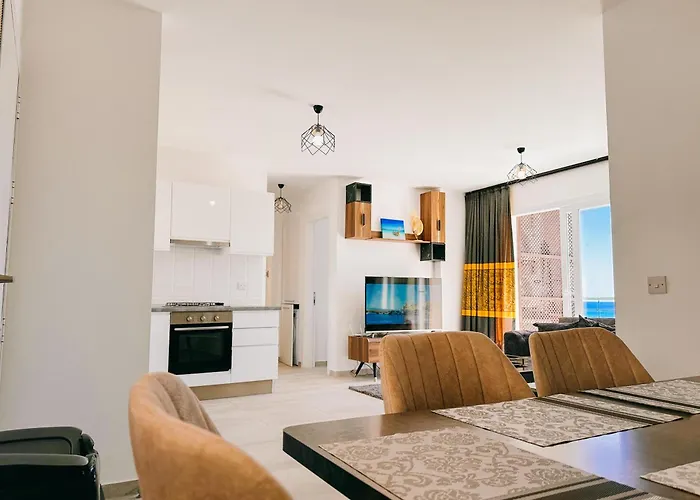 Thalassa 2 Bedroom Penthouse With A Hot Tub Vokolidha