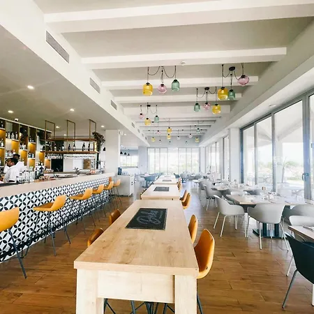 Thalassa 2 Bedroom Penthouse With A Hot Tub * Vokolidha