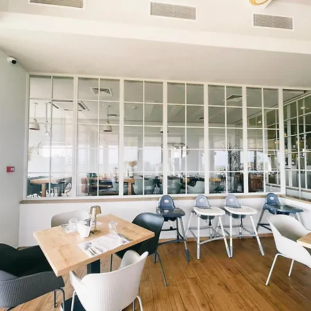 Stunning Modern Sea-view Two Bed Penthouse Apartment