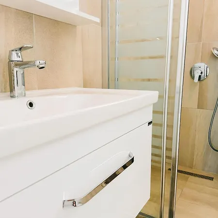 Thalassa 2 Bedroom Penthouse With A Hot Tub Apartmán