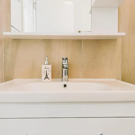 Thalassa 2 Bedroom Penthouse With A Hot Tub