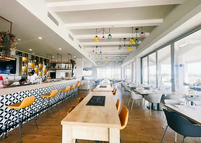 Thalassa 2 Bedroom Penthouse With A Hot Tub * Vokolidha