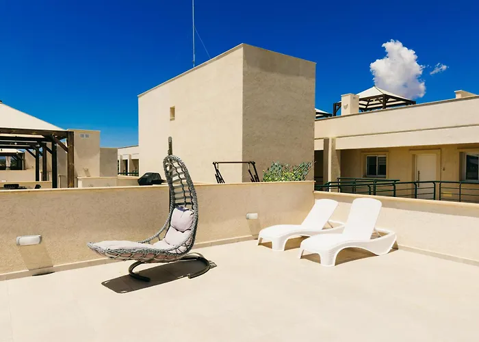 Thalassa 2 Bedroom Penthouse With A Hot Tub Apartmán