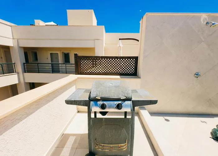 Thalassa 2 Bedroom Penthouse With A Hot Tub