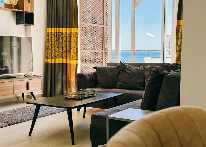 Thalassa 2 Bedroom Penthouse With A Hot Tub Apartmán *